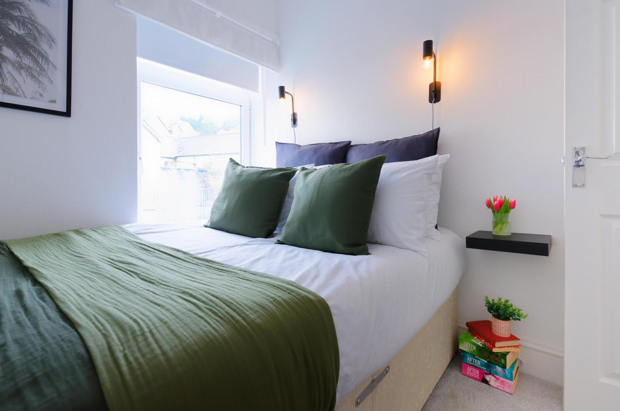 Llwynypia Stayright 3 Bed Home Near Hiking Trails & Parks מראה חיצוני תמונה