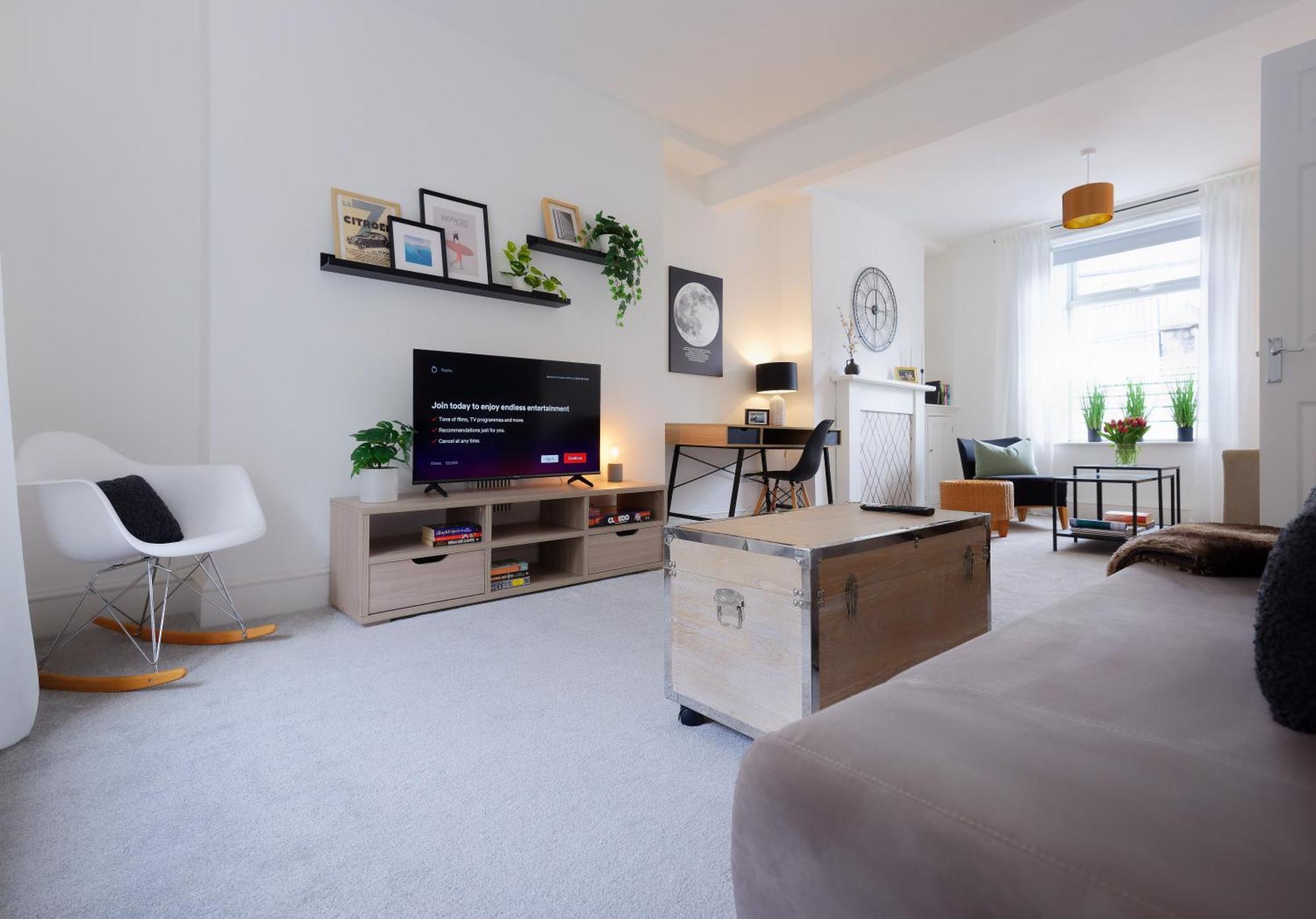 Llwynypia Stayright 3 Bed Home Near Hiking Trails & Parks מראה חיצוני תמונה